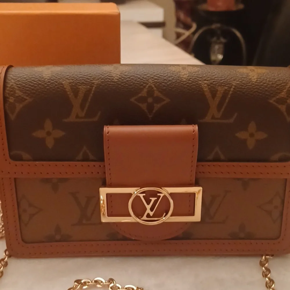 Authentic Dauphine reverse monogram - Picture 3 of 12